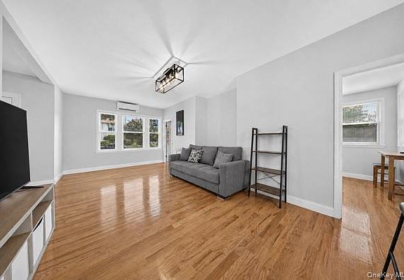 3rd image of 167-16 43rd Avenue