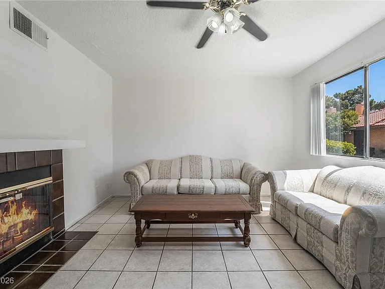 4302 Lynnann Dr — Photo 3