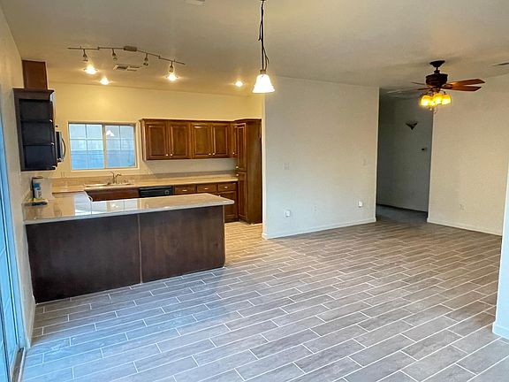 3rd image of 1529 E California St