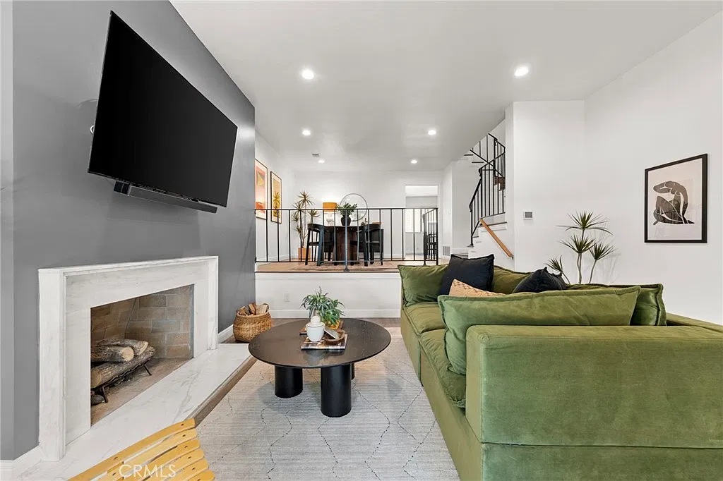 3 bed, 2.5 bath, 1800 sqft, $4,700 — Photo 4