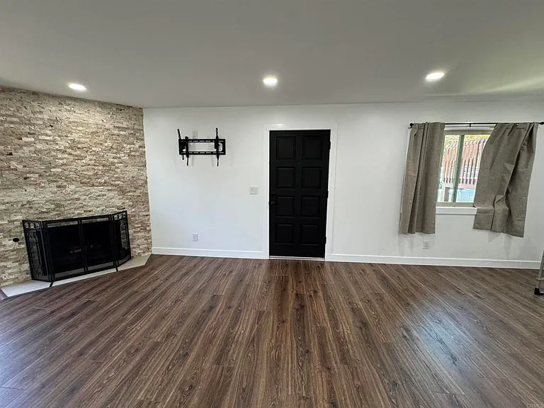 847 Tamayo Dr — Photo 7