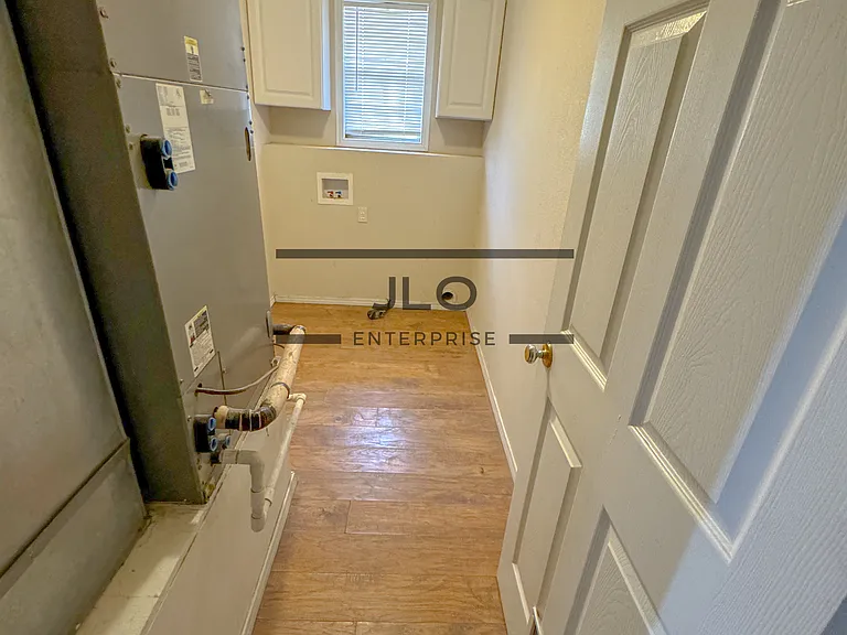 9806 N Plainfield Dr — Photo 6