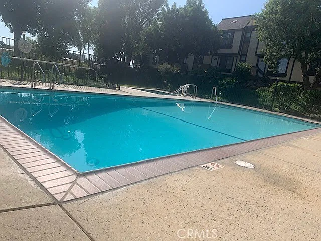 2 bed, 1375 sqft, $3,450 — Photo 3