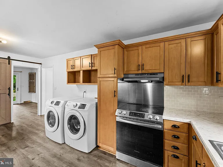 203 Maple St — Photo 10