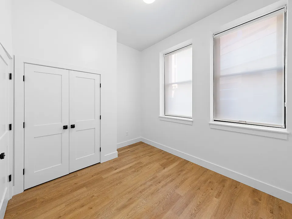 99 Richmond St #101