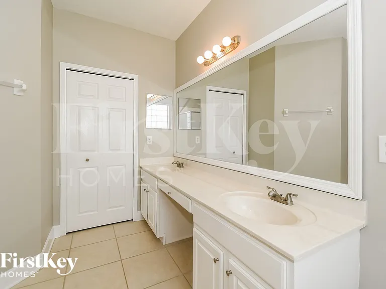 2305 Yellow Jasmine Ln — Photo 11