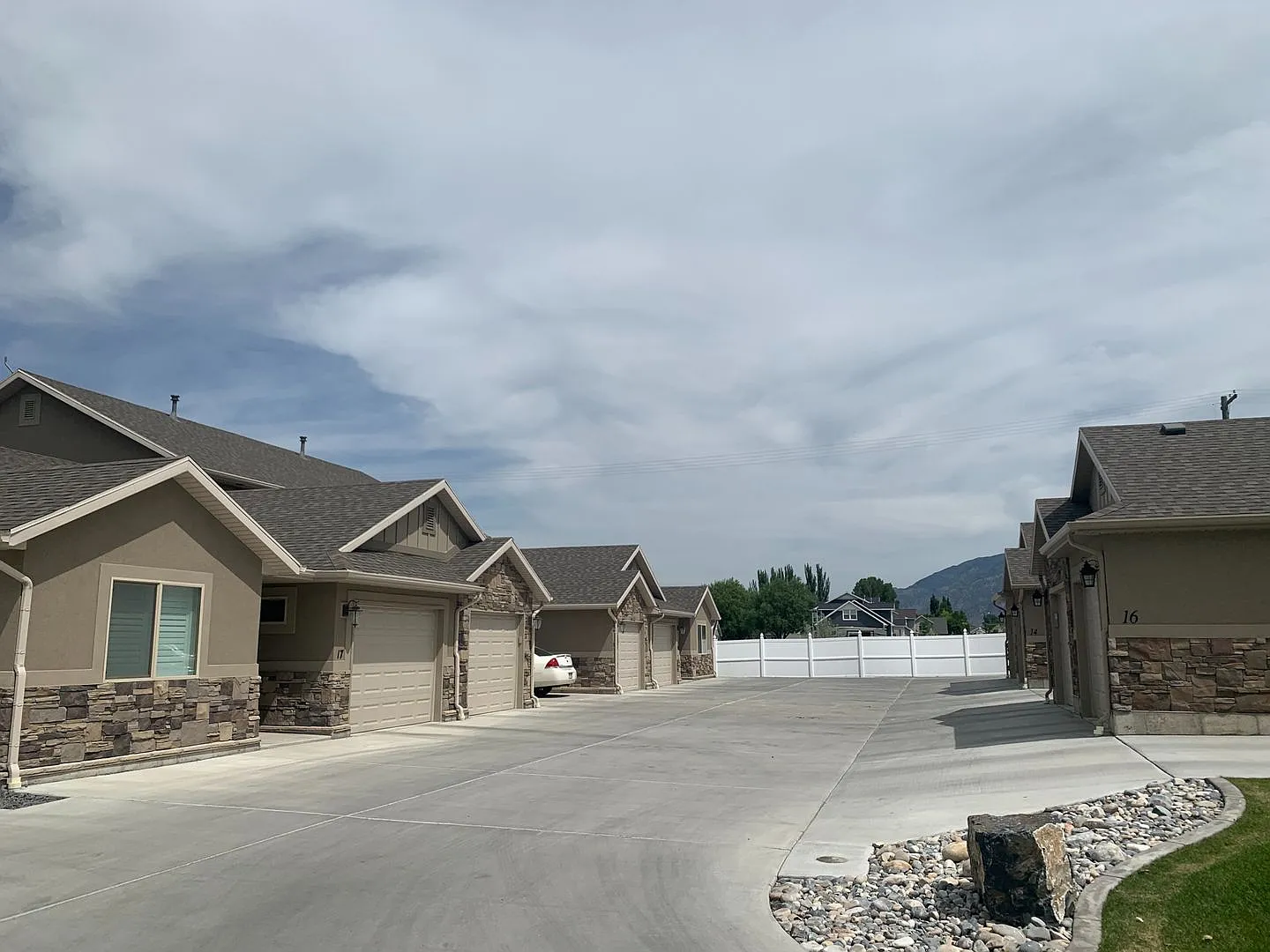 Move-In Special! 3 Bed 2.5 Bath Townhome + Attached Garage | 2 Weeks Free — Photo 3