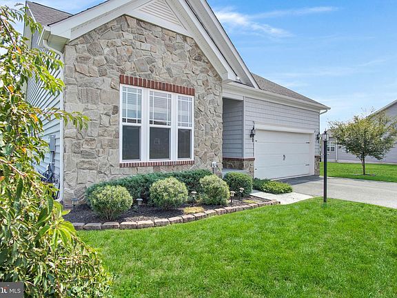 4th image of 64 Cooper Ln