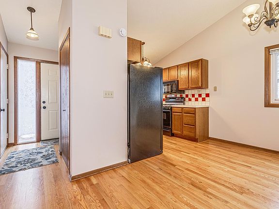 5th image of 3449 Willow Ct