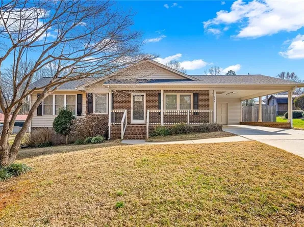 206 Sharon Ln, Randleman, NC 27317