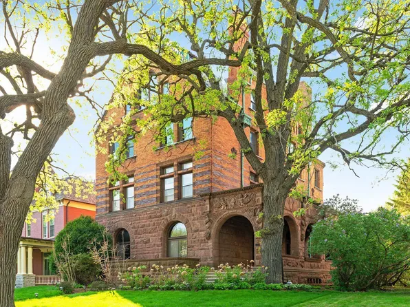 252 Maiden Ln #2, Saint Paul, MN 55102