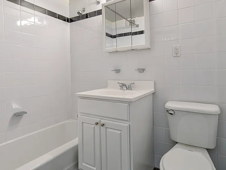 305 E 86th St #10HE — Photo 6