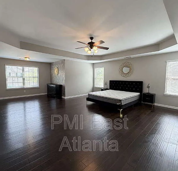 422 Live Oak Pass — Photo 10