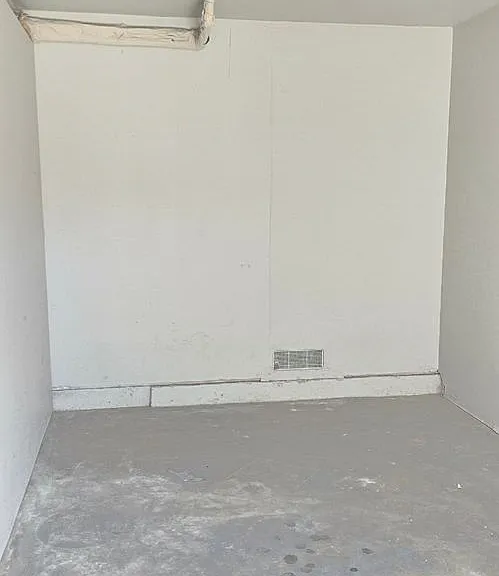 405 S Kroeger St — Photo 48
