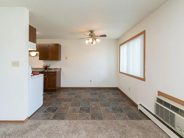 Fargo, ND Islander Apartments | Dining