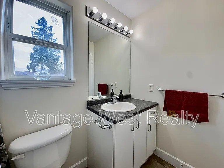 578B Cadder Ave — Photo 17