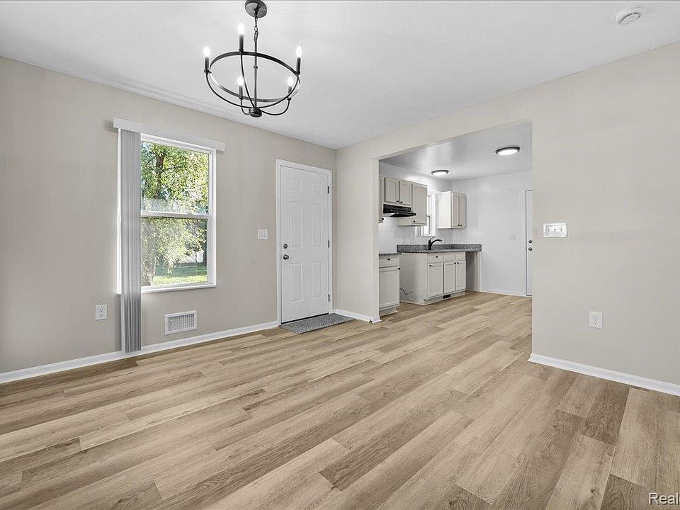 4974 Lovett St, photo 7