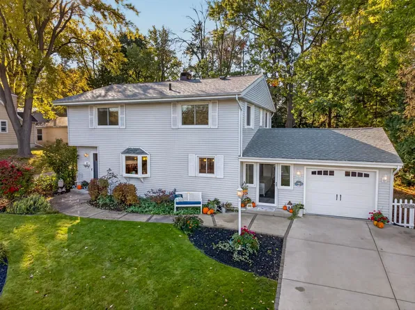 437 Yahara St, Deforest, WI 53532