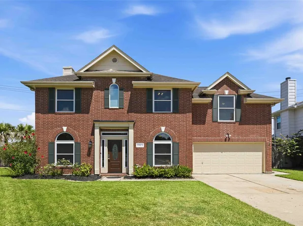 3923 Oak Wood Dr N, Pearland, TX 77581