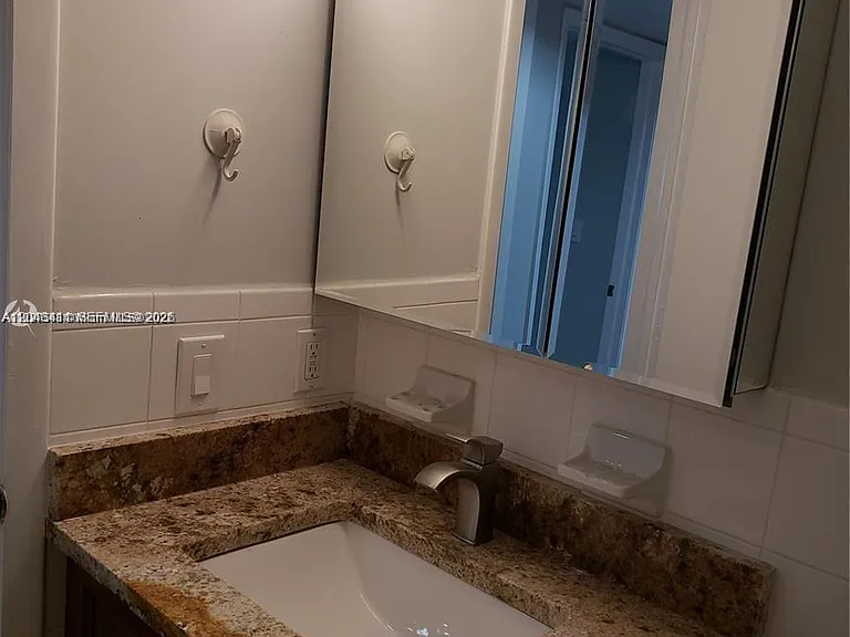 104 SW 9th St #304 — Photo 17