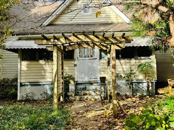 13 Montgomery St, Drayton, SC 29333