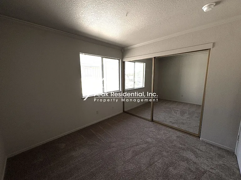 5621 Summit Dr — Photo 28