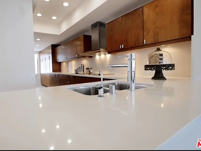 110 Ocean Park Blvd #502 — Photo 10