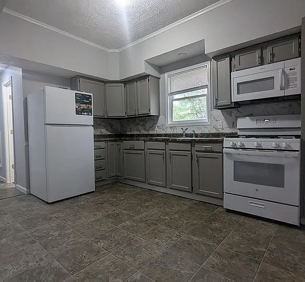 727 Diamond Ave — Photo 7