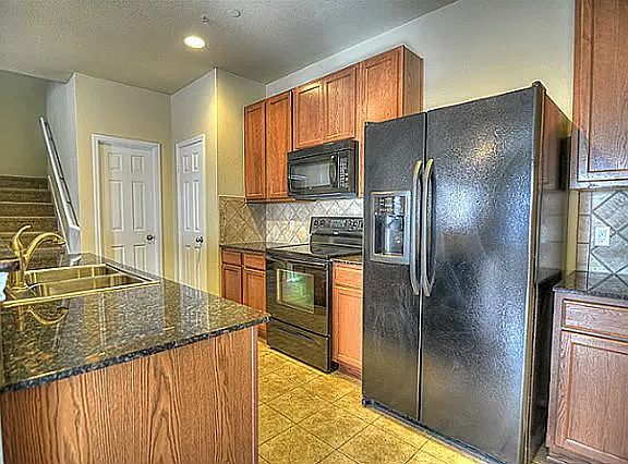 4th image of 6216 Texana Way