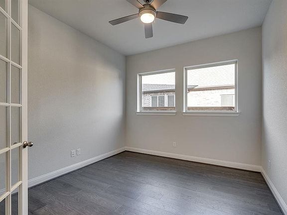 3rd image of 4913 Campbeltown Dr