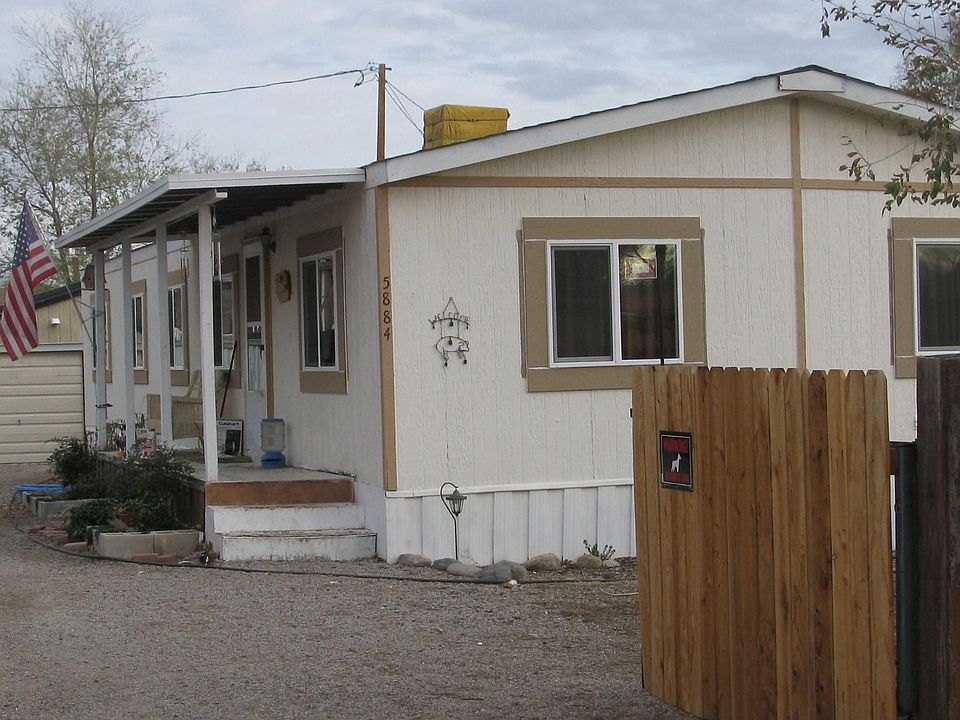 Front View of 5884 Parker Place