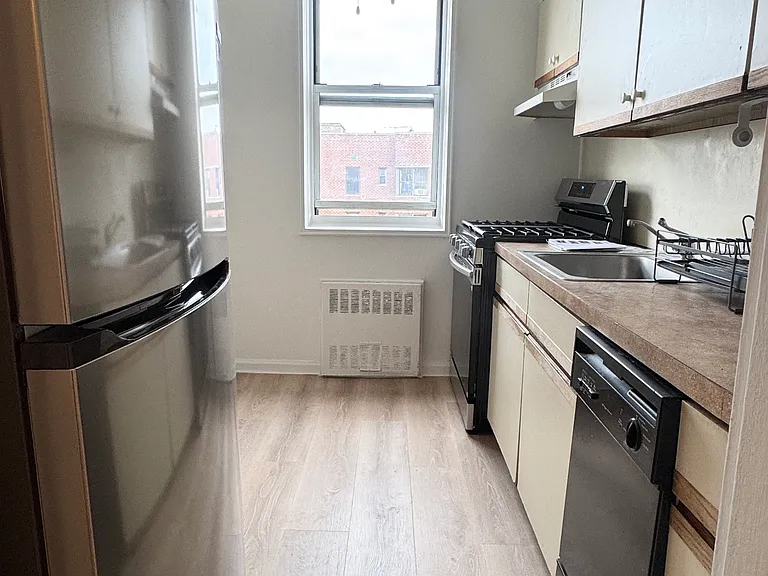 2900 Ocean Ave #6B — Photo 6