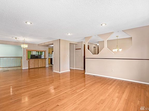 5th image of 11609 SE 210th Pl