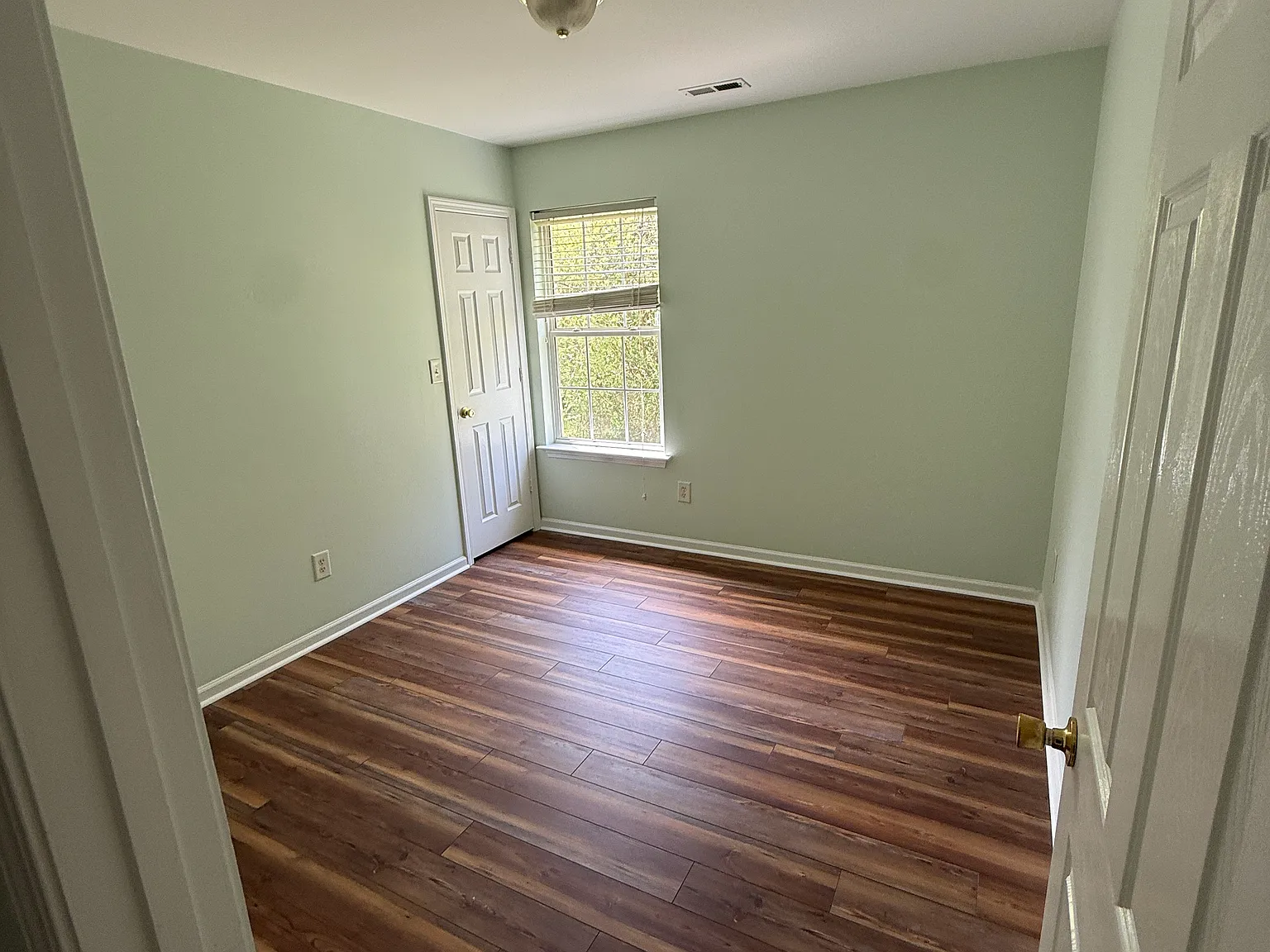 3 bed, 1151 sqft, $2,000 — Photo 4