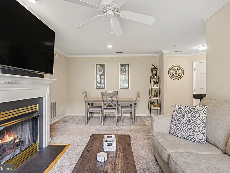 300 Tall Pines Ct #G-7 — Photo 3