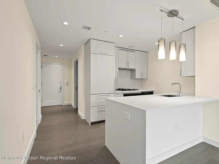 15 Morris Ave #309 — Photo 6
