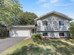 7350 Berkshire Way N, Maple Grove, MN 55311