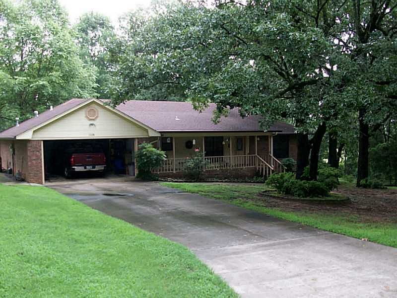 1st image of 1128 White Oak Est