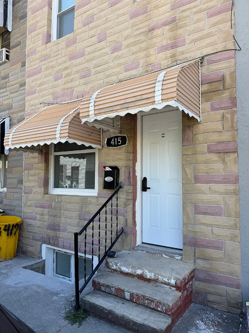 415 Cambria St — Photo 1