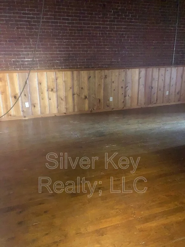 2 bed, 1.0 bath, 800 sqft, $1,025 — Photo 3