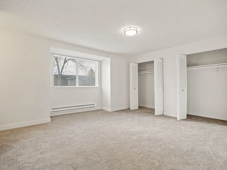 Kingswood Townhome Apartments — Photo 17