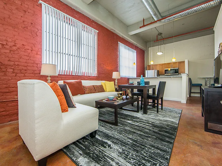 District Square Apartments — Photo 13