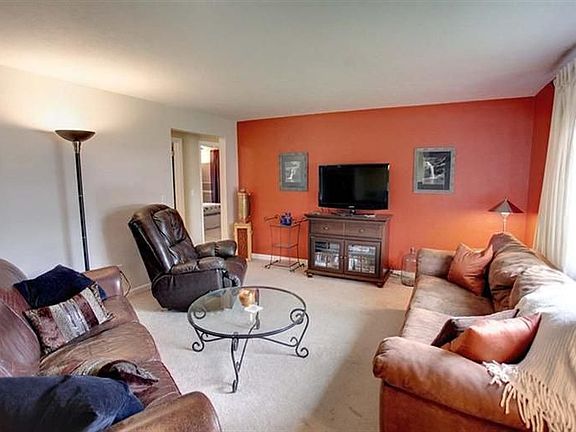 3rd image of 250 Parker Dr