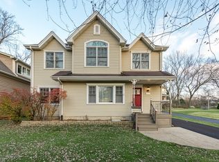 5527 Carpenter St, Downers Grove, IL 60516