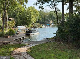 305 Wakefield Dr, Locust Grove, VA 22508