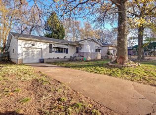 1926 S Broadway Ave, Springfield, MO 65807