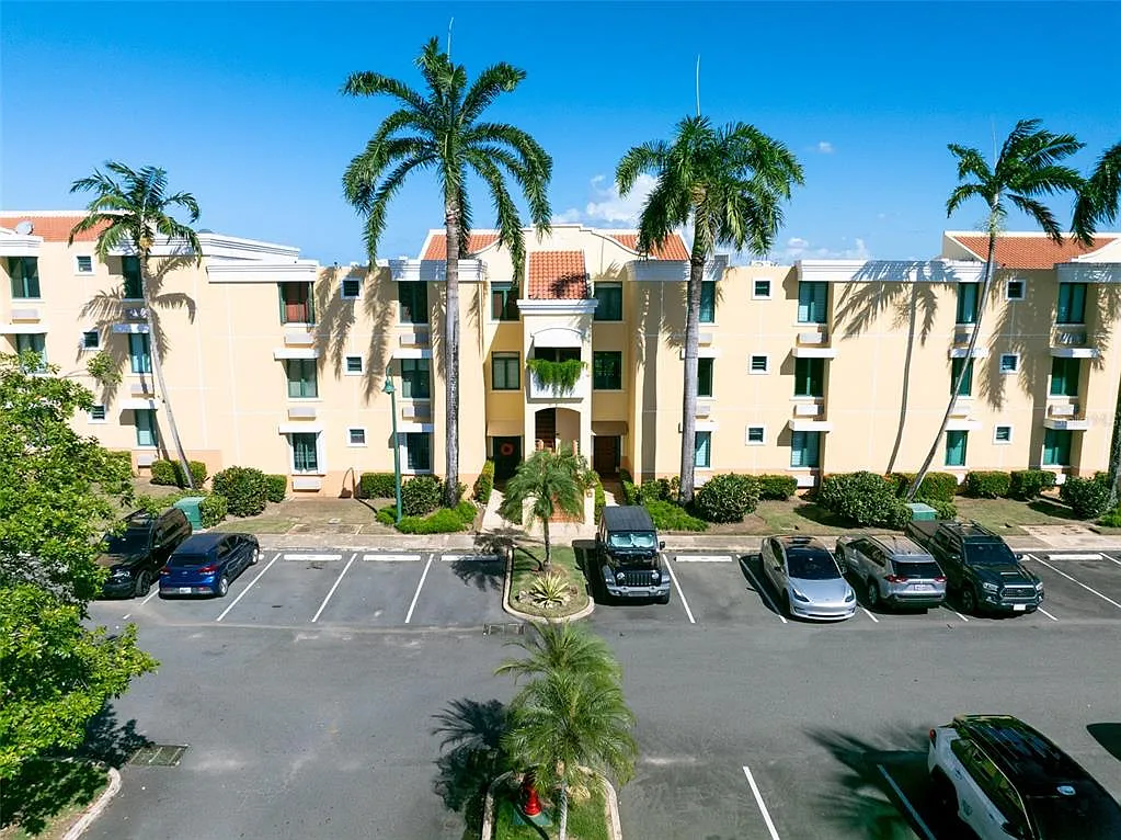 3 bed, 2.0 bath, 1676 sqft, $3,000 — Photo 1