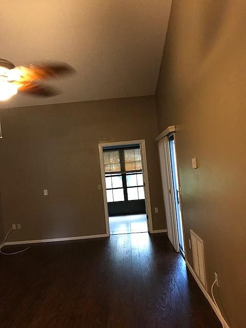 2nd image of 1413 W Corktree Cir