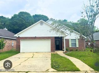 104 Canal St, Gulfport, MS 39507