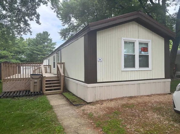 34 Orchard Lane Ct #34, Manchester, IA 52057